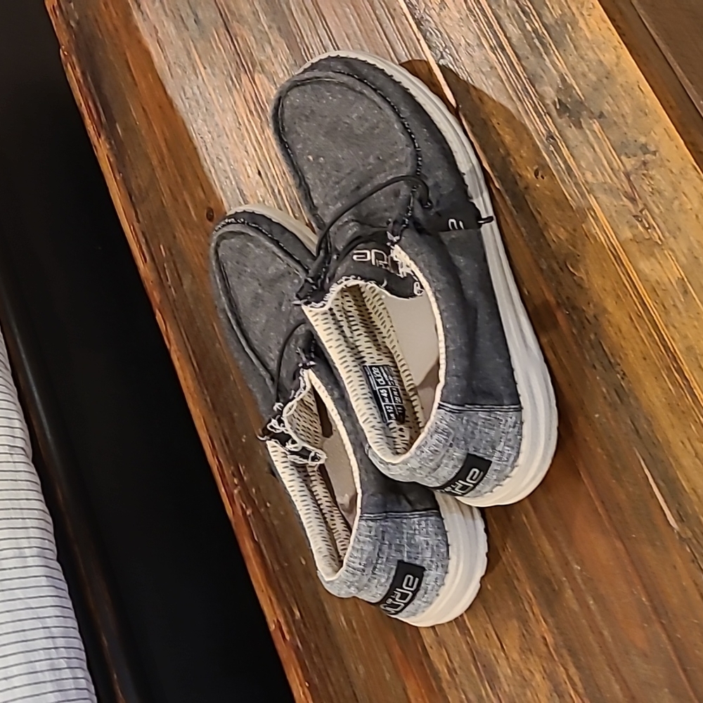 Hey dude shoes